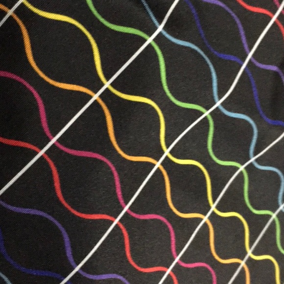 TEREZ ACTIVE WEAR  3” TALL BAND BLACK AND RAINBOW SOUND WAVES CAPRI LEGGINGS - Picture 4 of 13